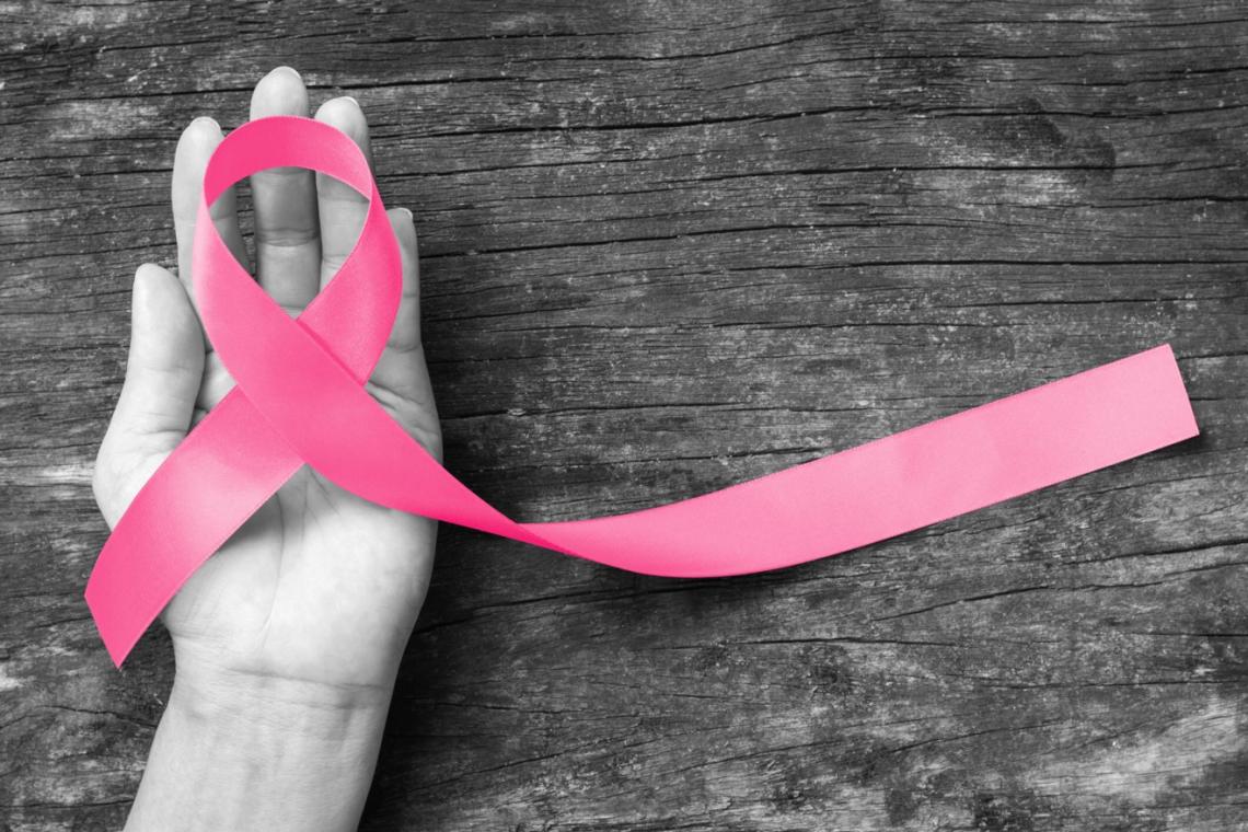 Imagen de lazo rosa, símbolo lucha contra el cáncer de mama.